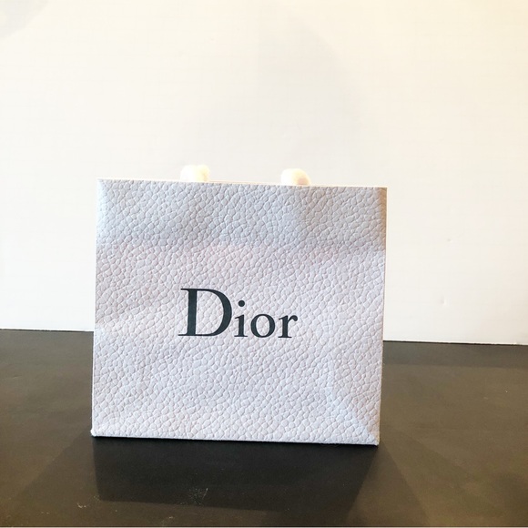 DIOR small textured white paper shopping bag - Picture 3 of 9